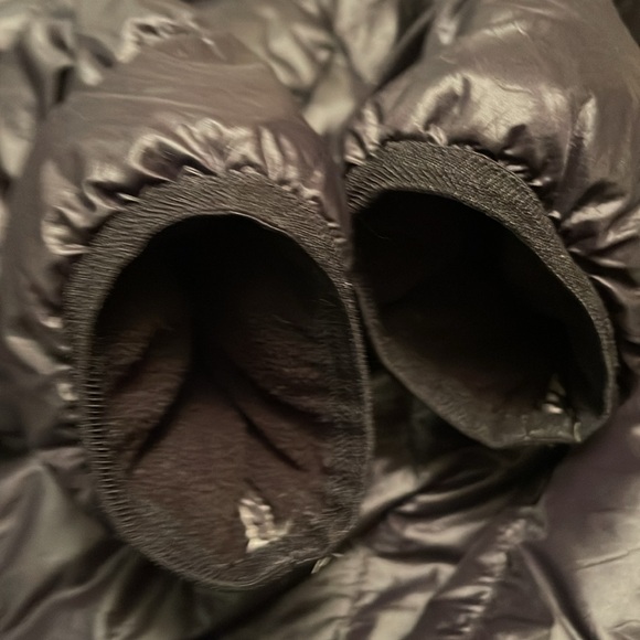 Andrew Marc, packable, 650 Fill, 90% duck down, velvet lined collar, zip pockets - Picture 13 of 13